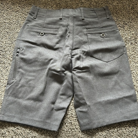 NWT Mens Giro Gray Shorts - Picture 3 of 3